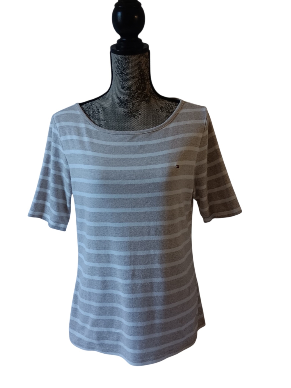 Tommy Hilfiger women's beige/white striped short-sleeve top size L